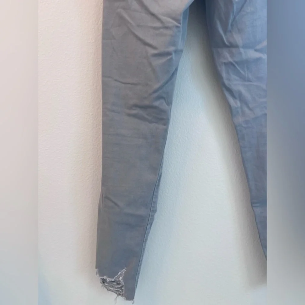 American Eagle Women’s Grey Skinny Jeggings